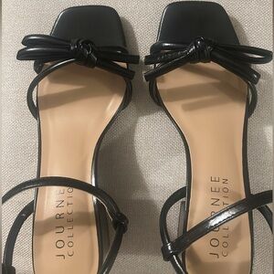 Journee Womens Meryl Tru Comfort Foam Light Puff Strap Dress Sandals